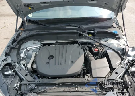 2025 Volvo Xc60 Plus из США, поврежденный, VIN YV4M12RC2S1056443